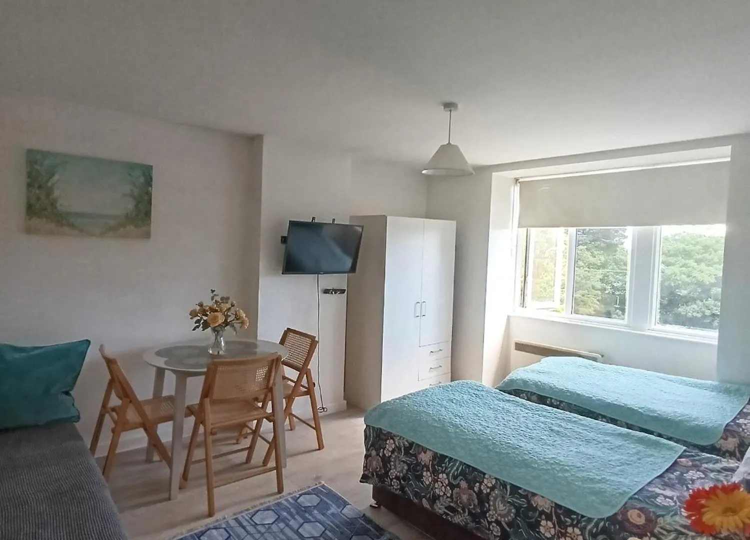Close To Beach And Town Square Bournemouth Apartment