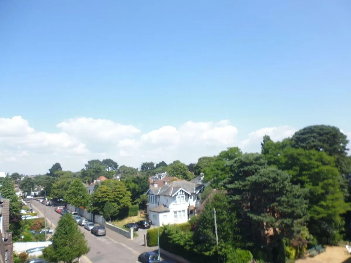 Apartment Close To Beach And Town Square Bournemouth