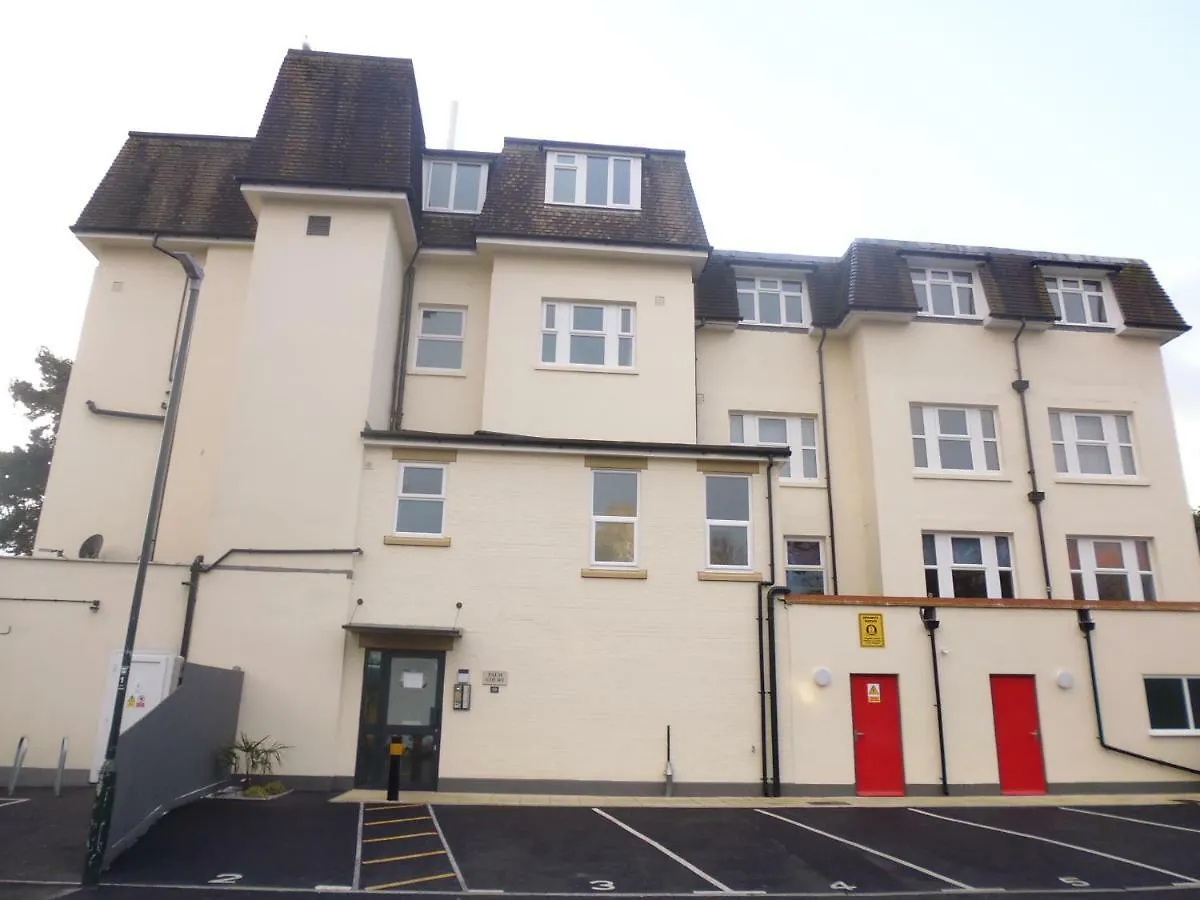 Close To Beach And Town Square Bournemouth United Kingdom